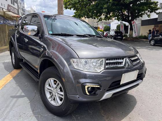 MITSUBISHI L200 TRITON 3.5 HPE 4X4 CD V6 24V FLEX 4P AUTOMÁTICO MITSUBISHI L200 TRITON 3.5 HPE 4X4 CD V6 24V FLEX 4P AUTOMÁTICO